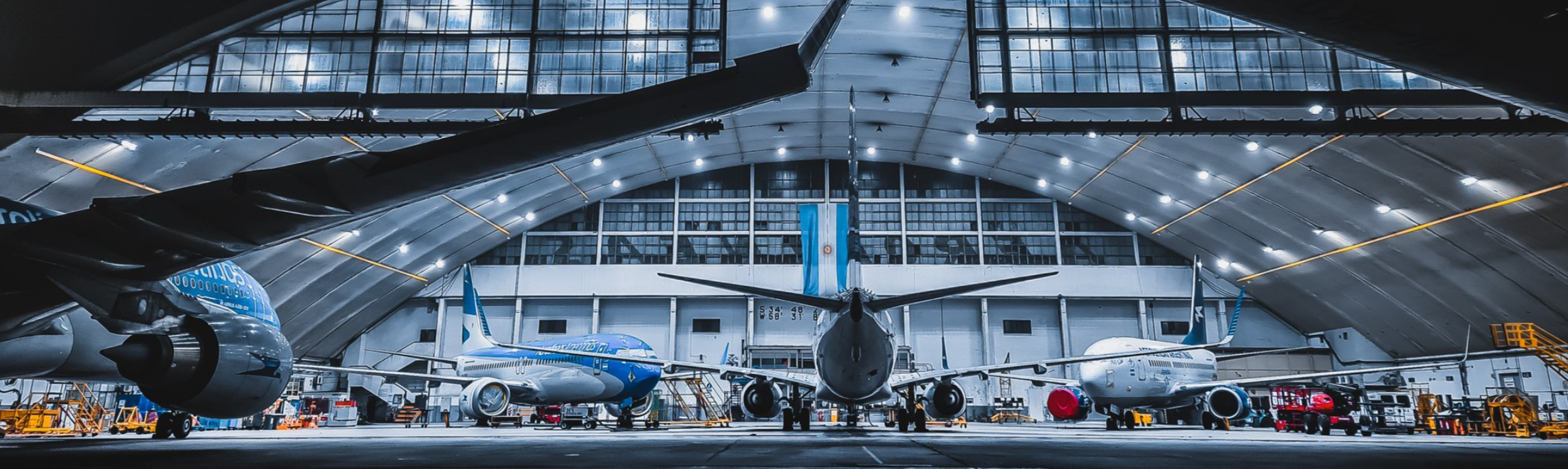 Mecánico aeronáutico en taller